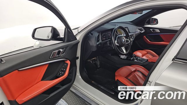 BMW 1-Series 2023 — photo 10
