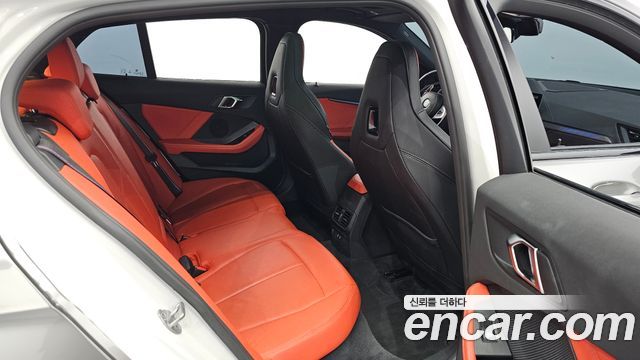 BMW 1-Series 2023 — photo 12