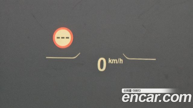 BMW 1-Series 2023 — photo 17