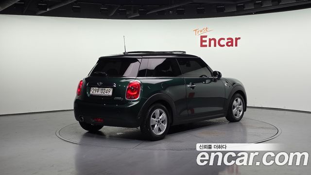 Mini Cooper 2016 — photo 2
