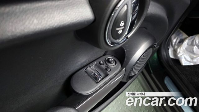 Mini Cooper 2016 — photo 17