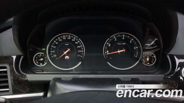 BMW 6-Series 2014 — photo 8