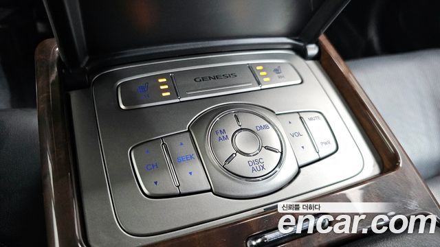 Hyundai Genesis 2009 — photo 18