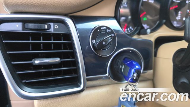 Porsche Panamera 2012 — photo 16
