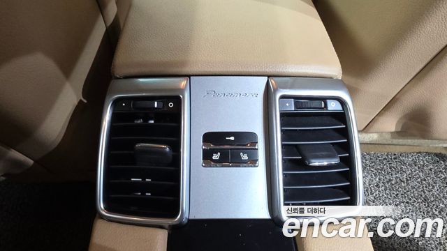 Porsche Panamera 2012 — photo 18