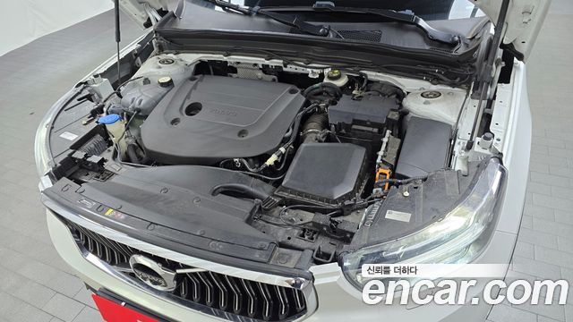 Volvo XC40 2021 — photo 6
