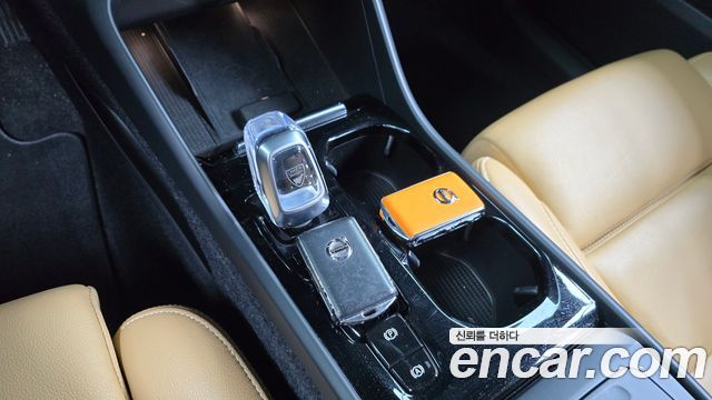 Volvo XC40 2021 — photo 9