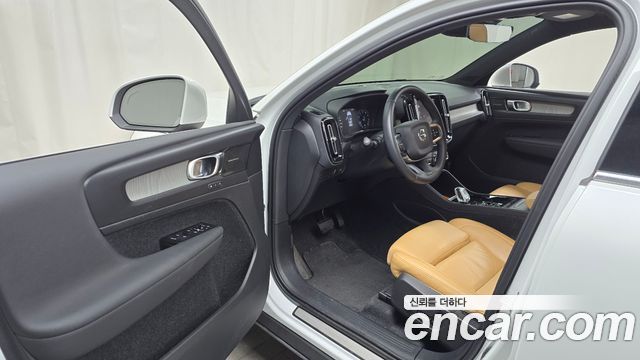 Volvo XC40 2021 — photo 10