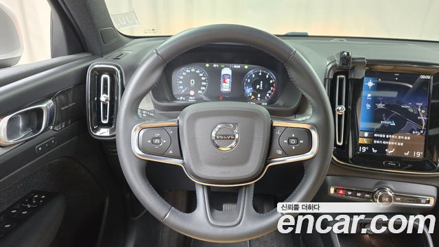 Volvo XC40 2021 — photo 13