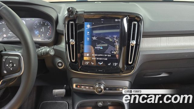 Volvo XC40 2021 — photo 14