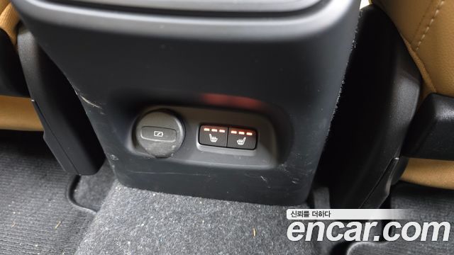 Volvo XC40 2021 — photo 18