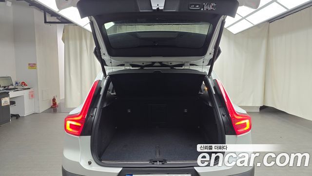 Volvo XC40 2021 — photo 20