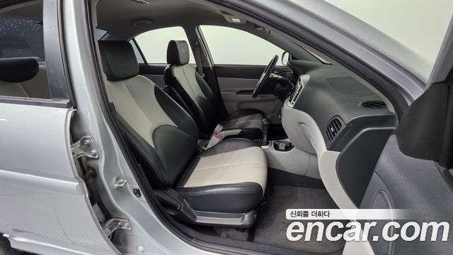 Hyundai Verna 2010 — photo 10