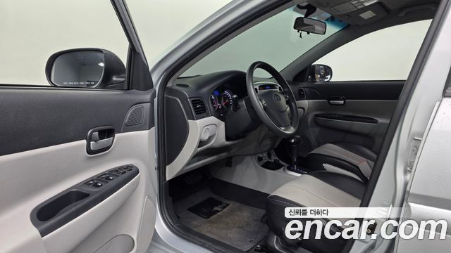 Hyundai Verna 2010 — photo 11
