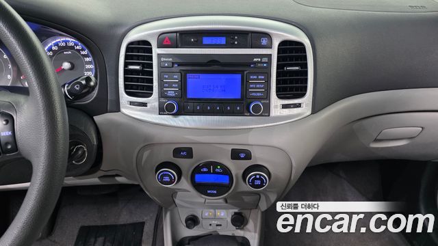Hyundai Verna 2010 — photo 15