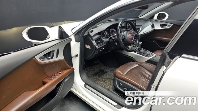 Audi A7 2012 — photo 11