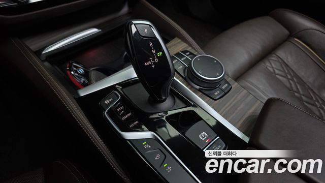 BMW Gran Turismo 2020 — photo 9
