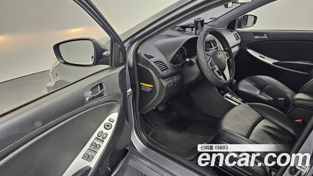 Hyundai Accent 2014 — photo 11
