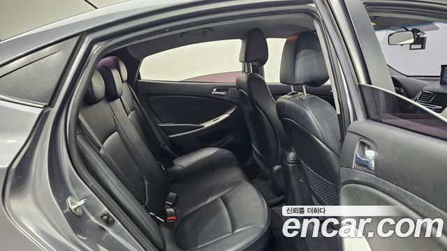 Hyundai Accent 2014 — photo 12