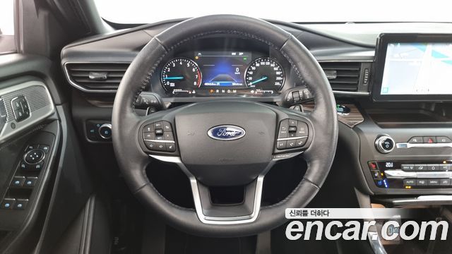 Ford Explorer 2020 — photo 13