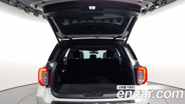 Ford Explorer 2020 — photo 20