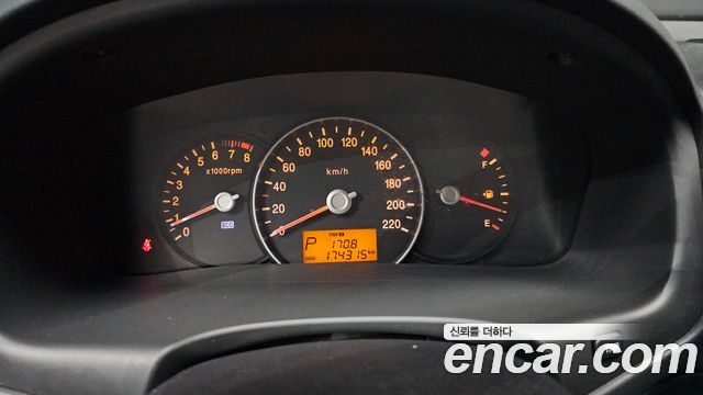 Kia Carens 2013 — photo 8