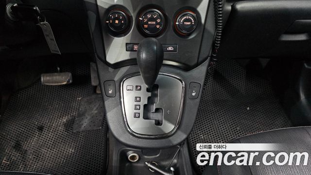 Kia Carens 2013 — photo 9