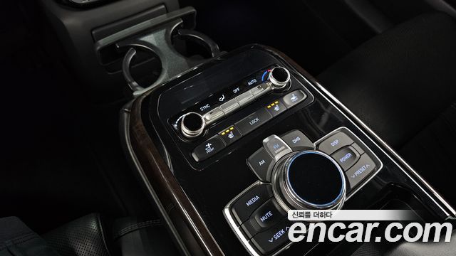 Genesis EQ900 2016 — photo 19