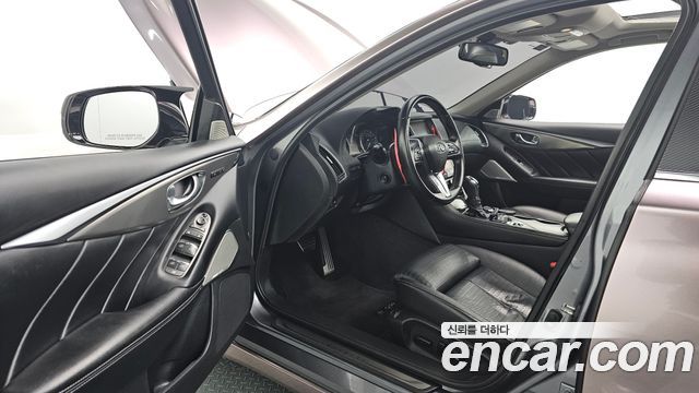 Infiniti Q50 2018 — photo 11