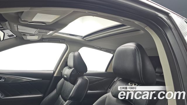 Infiniti Q50 2018 — photo 17