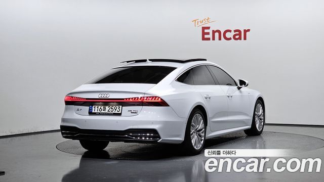 Audi A7 2021 — photo 2