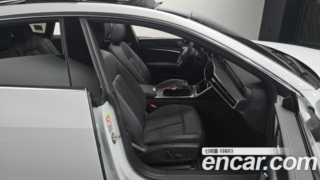Audi A7 2021 — photo 10