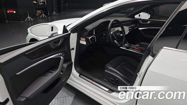 Audi A7 2021 — photo 11