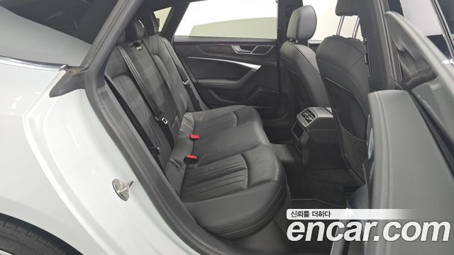 Audi A7 2021 — photo 12