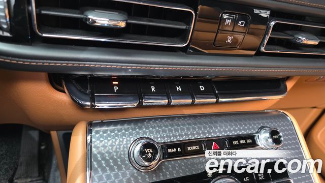 Lincoln Aviator 2021 — photo 9