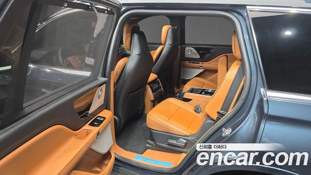 Lincoln Aviator 2021 — photo 11
