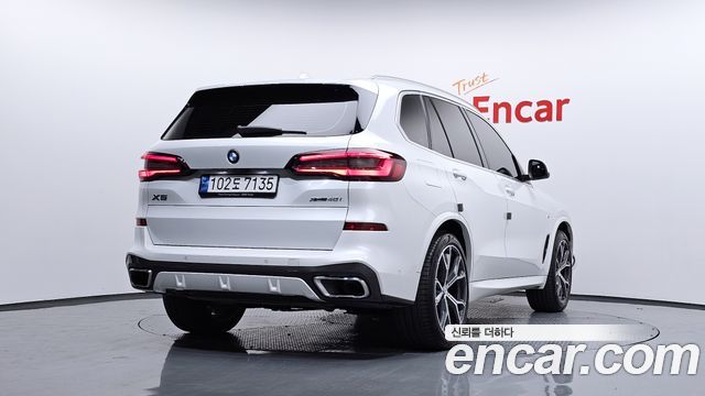BMW X5 2022 — photo 2