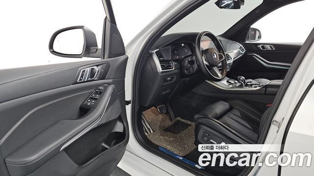 BMW X5 2022 — photo 10