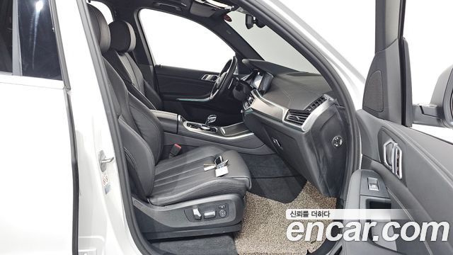 BMW X5 2022 — photo 11