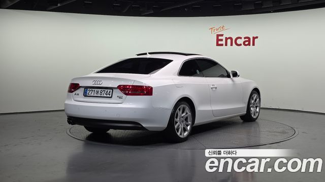 Audi A5 2010 — photo 2