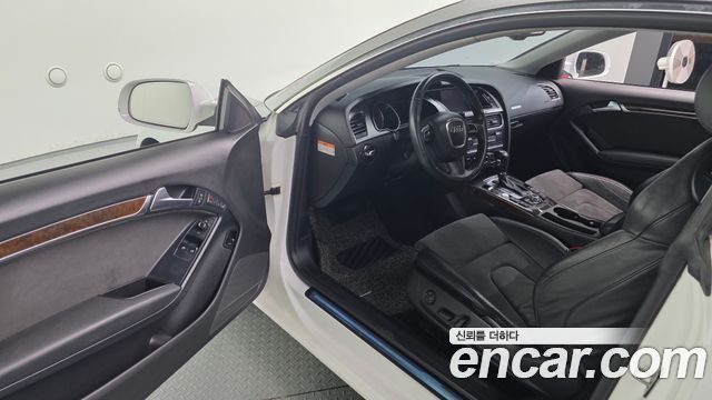 Audi A5 2010 — photo 11