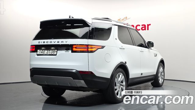 Land Rover Discovery 2017 — photo 2