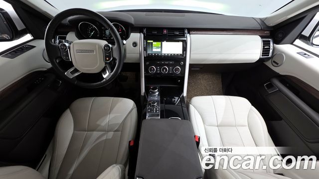 Land Rover Discovery 2017 — photo 7