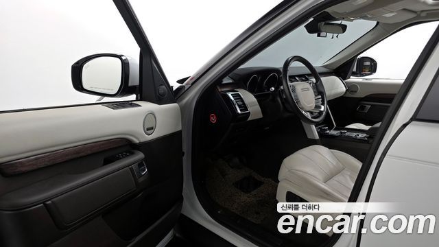 Land Rover Discovery 2017 — photo 10