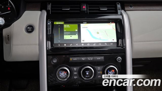 Land Rover Discovery 2017 — photo 15