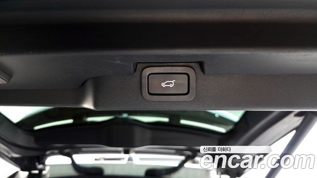 Land Rover Discovery 2017 — photo 20