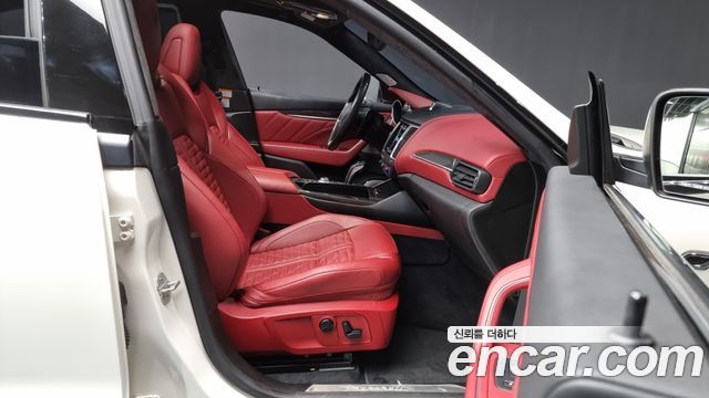 Maserati Levante 2019 — photo 11
