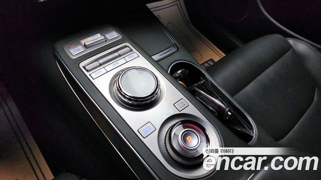 Genesis GV70 2024 — photo 9