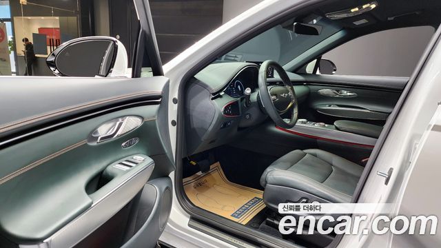 Genesis GV70 2024 — photo 11