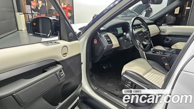 Land Rover Discovery 2022 — photo 10